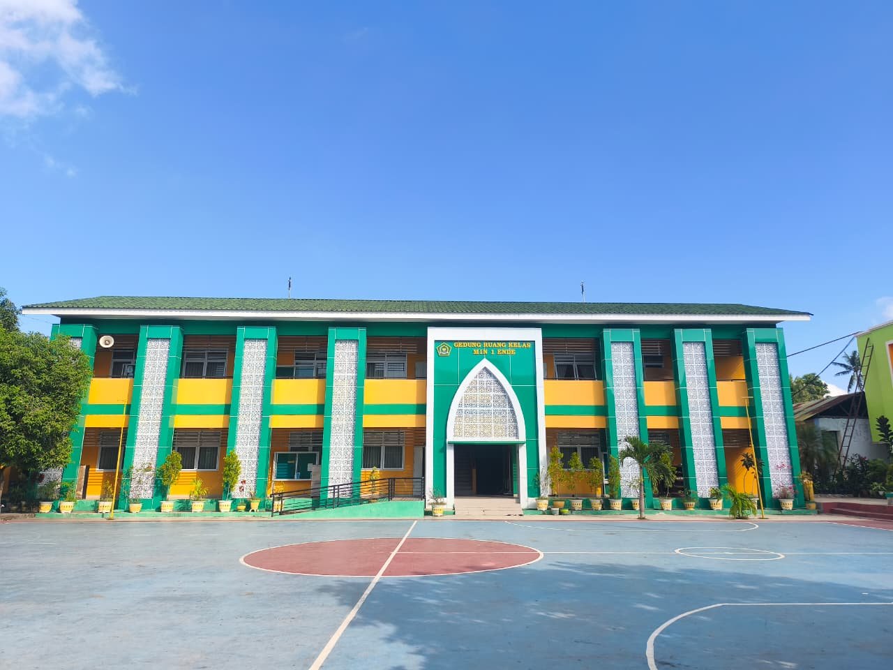 MIN 1 Ende Kembangkan Minat dan Bakat Siswa Melalui Ekstrakurikuler Pencak Silat dan Karate Dojo
